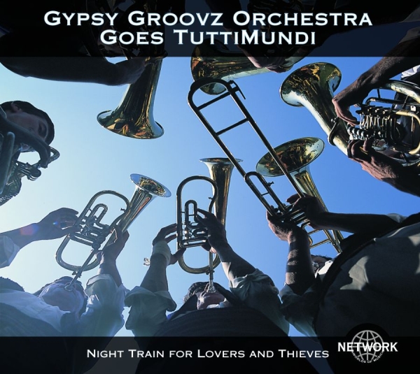 Gypsy Groovz Orchestra - Goes Tuttimundi i gruppen CD / Toppselgere hos Bengans Skivbutik AB (3042038)