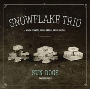 Snowflake Trio - Sun Dogs i gruppen CD hos Bengans Skivbutik AB (3498313)