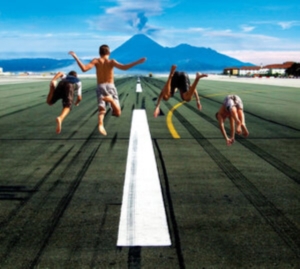 PEOPLE LIKE US - WELCOME ABROAD i gruppen VINYL / Pop-Rock hos Bengans Skivbutik AB (3986969)