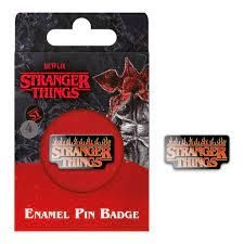 Stranger Things 4 (Fire Logo) Enamel Pin i gruppen -Start Merch hos Bengans Skivbutik AB (4401393)