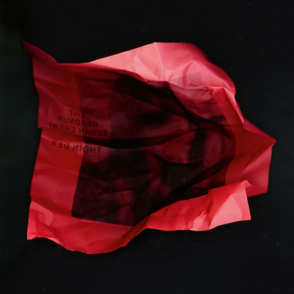 Hundred In The Hands The - Red Night i gruppen CD / Toppselgere hos Bengans Skivbutik AB (517526)