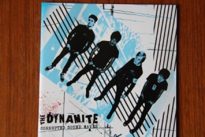 The Dynamite - Corrupted Sound Waves i gruppen CD hos Bengans Skivbutik AB (518445)