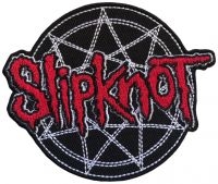 Slipknot - Patch Red Logo Over Nonagram (8,3 X i gruppen VI TIPSER / Fredagsutgivelser / 2025-01-31 hos Bengans Skivbutik AB (5538443)