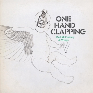 Paul Mccartney Wings - One Hand Clapping (2LP) i gruppen VI TIPSER / Fredagsutgivelser / Fredag den 14:e Juni 2024 hos Bengans Skivbutik AB (5539642)