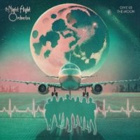 The Night Flight Orchestra  - Give Us The Moon i gruppen VI TIPSER / Fredagsutgivelser / 2025-01-31 hos Bengans Skivbutik AB (5571355)