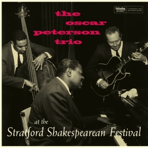 The Oscar Peterson Trio - At The Stratford Shakespearean Festival i gruppen VI TIPSER / Fredagsutgivelser / 2025-03-14 hos Bengans Skivbutik AB (5582001)
