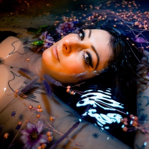 Rebecca Vasmant - Who We Are Becoming i gruppen VINYL hos Bengans Skivbutik AB (5589456)