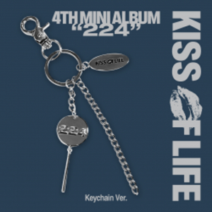 Kiss Of Life - 224 (Keychain Ver.) i gruppen MERCHANDISE / Merch+Code / Kommende / K-Pop hos Bengans Skivbutik AB (5628561)