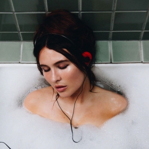 Webb Mimi - Confessions i gruppen VINYL / Kommende / Pop-Rock hos Bengans Skivbutik AB (5630685)