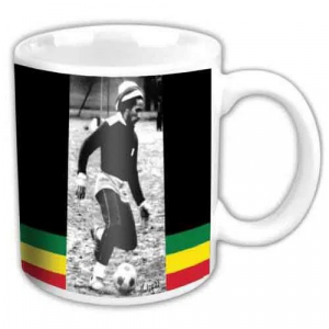 Bob Marley - Soccer Boxed Mug i gruppen MERCHANDISE / Merch / Reggae hos Bengans Skivbutik AB (5631085)