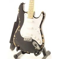 Clapton Eric - Minigitarr Fender Blackie Höjd 25Cm i gruppen MERCHANDISE / Accessoarer / Pop-Rock hos Bengans Skivbutik AB (5635747)