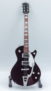 Beatles - Minigitarr George Harrison Höjd25cm i gruppen MERCHANDISE / Accessoarer / Pop-Rock hos Bengans Skivbutik AB (5635749)
