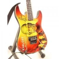 Metallica - Minigitarr Kirk Hammett (Höjd 25Cm) i gruppen MERCHANDISE / Accessoarer / Metal hos Bengans Skivbutik AB (5635787)