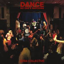 Ezra Collective - Split Seams/Vikt Hörn Dance, No One's Watching i gruppen -Start Split hos Bengans Skivbutik AB (5637390)