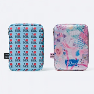 Illit - Not Cute Anymore (Illit x Ashley Williams Pouch Ver.) (I Heart Me) i gruppen K-POP hos Bengans Skivbutik AB (5647623)