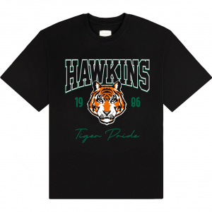 Stranger Things - High School Hawkins Uni Bl T-Shirt i gruppen MERCHANDISE / T-shirt / Kommende / Film-Musikkkal hos Bengans Skivbutik AB (5649178r)