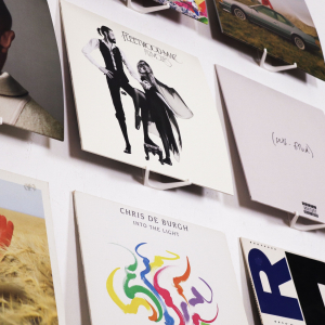 Accessories - Vinylhållaren Vit (2 Pack) i gruppen VI TIPSER / Fredagsutgivelser / 2025-11-21 hos Bengans Skivbutik AB (5649500)