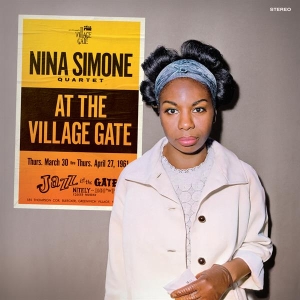 Nina Simone - At The Village Gate i gruppen VI TIPSER / Fredagsutgivelser / 2025-11-21 hos Bengans Skivbutik AB (5649816)