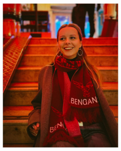 Bengans - Origins Scarf (Red) i gruppen VI TIPSER / Bengans Personal tipser / Elis recommends hos Bengans Skivbutik AB (5652437)