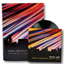 Pearl Jam - React/Respond: Dark Matter Tour Photo (Book/7Inch) (Rsd) i gruppen VI TIPSER / Record Store Day / RSD 2026 hos Bengans Skivbutik AB (5657589)