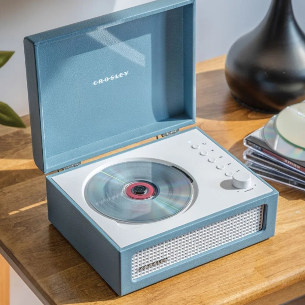 Cd-Player - Crosley Voyager CD Player (Washed Blue) i gruppen Tilbehør / Audio hos Bengans Skivbutik AB (5657819)