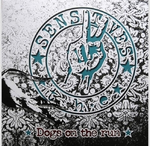 Sensitives The - Dogs On The Run (Yellow W/Black & W i gruppen VI TIPSER / Fredagsutgivelser / 2026-02-27 hos Bengans Skivbutik AB (5658695)