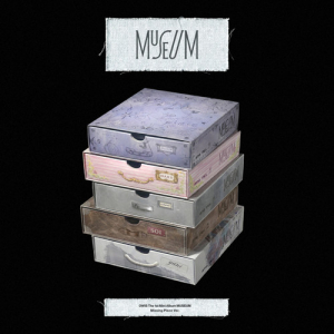 Owis - Museum (Missing Piece Ver.) (Random Ver.) i gruppen MERCHANDISE / Merch+Code / Kommende / K-Pop hos Bengans Skivbutik AB (5663955)