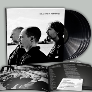 Est Esbjörn Svensson Trio - Live In Hamburg (Premium Numbered 4LP Box Set) i gruppen VI TIPSER / Fredagsutgivelser / 2026-04-24 hos Bengans Skivbutik AB (5665600)