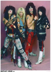 Mötley Crue - Motley Crue Group (91,5 X 61 Cm) i gruppen MERCHANDISE / Poster / Heavy Metal hos Bengans Skivbutik AB (5668440)