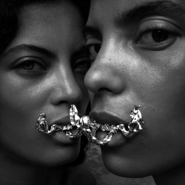 Ibeyi - Offering i gruppen CD / Kommende / Pop-Rock hos Bengans Skivbutik AB (5676386)