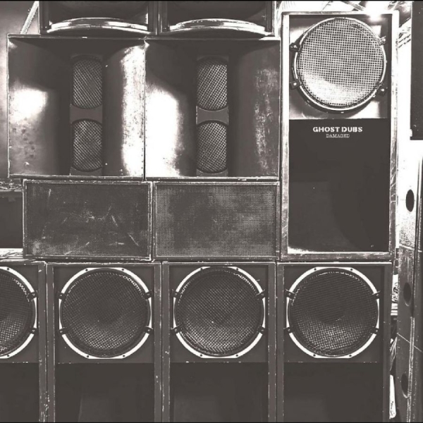Ghost Dubs - Damaged i gruppen CD / Kommende / Pop-Rock hos Bengans Skivbutik AB (5678086)