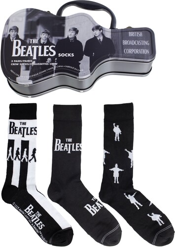 The Beatles - Crew Socks (3 Pack Collector Guitar Shape Tin) i gruppen MERCHANDISE / Strumpor / Pop-Rock hos Bengans Skivbutik AB (5680195)