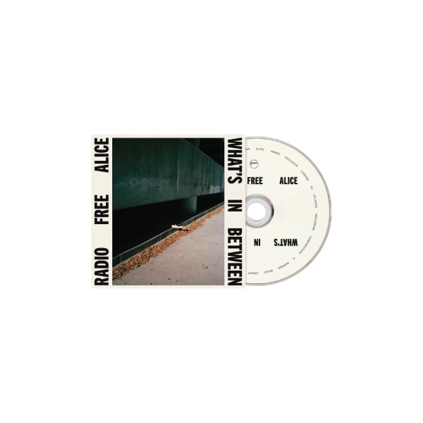 Radio Free Alice - What's In Between i gruppen CD / Kommende / Pop-Rock hos Bengans Skivbutik AB (5686757)