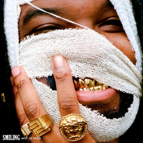 Genesis Owusu - Smiling With No Teeth i gruppen VINYL / Toppselgere hos Bengans Skivbutik AB (5687737)