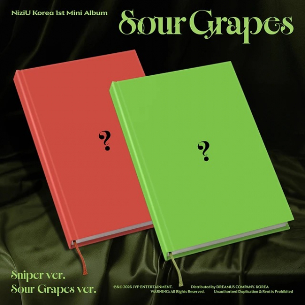 NiziU - Sour Grapes (Random Ver.) i gruppen CD / Kommende / K-Pop hos Bengans Skivbutik AB (5690045)