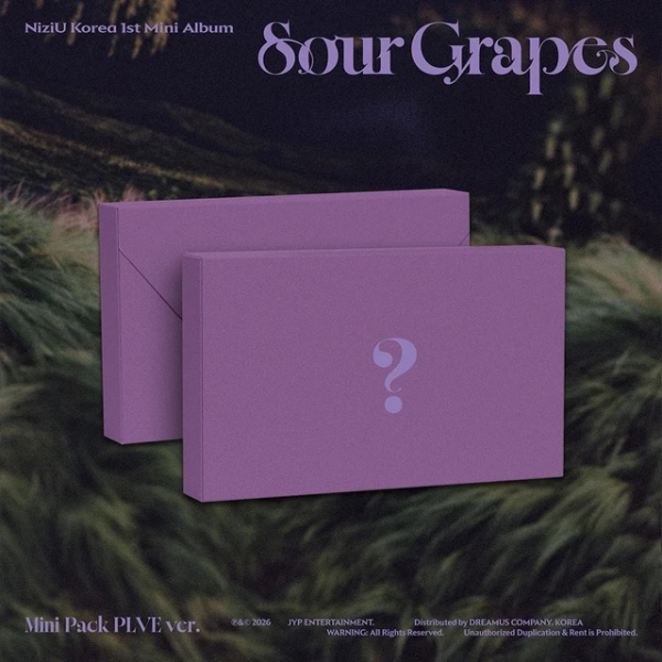NiziU - Sour Grapes (Mini Pack PLVE Ver.) i gruppen MERCHANDISE / Merch+Code / Kommende / K-Pop hos Bengans Skivbutik AB (5690047)