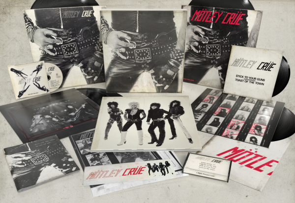 Mötley Crüe - Too Fast For Love (45Th Anniversary Boxset 5Lp/Single/Cd/Cassette) i gruppen VINYL / Kommende / Metal hos Bengans Skivbutik AB (5690409)