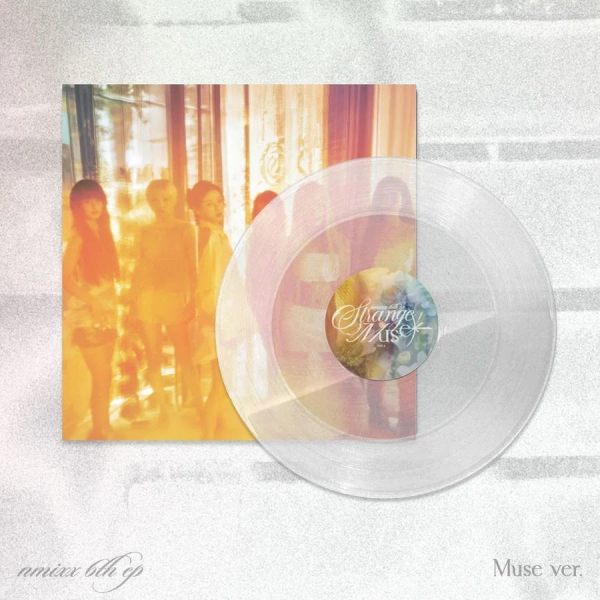 Nmixx - Strange Muse (Muse Ver.) i gruppen VINYL / Kommende / K-Pop,Pop-Rock hos Bengans Skivbutik AB (5692178)