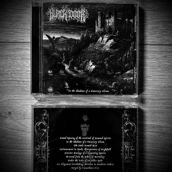 Black Door - In The Shadows Of A Funerary Gleam i gruppen CD / Kommende / Metal hos Bengans Skivbutik AB (5692570)