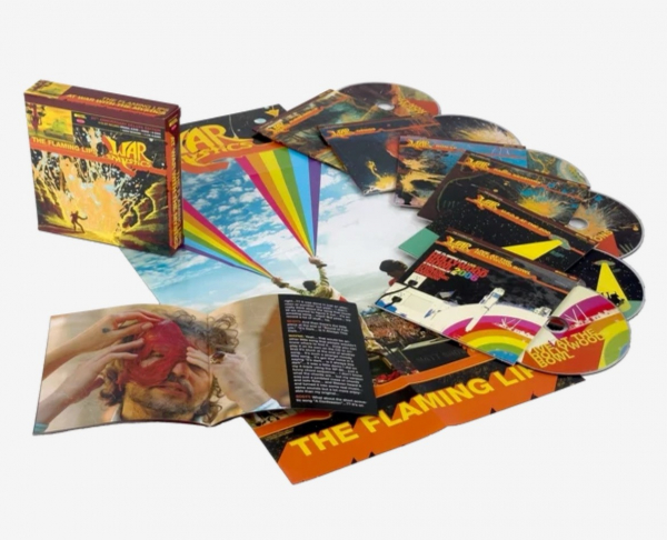 The Flaming Lips - At War With The Mystics i gruppen CD / Kommende / Pop-Rock hos Bengans Skivbutik AB (5693221)