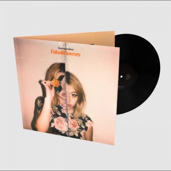 Beabadoobee - Fake It Flowers i gruppen VINYL / Toppselgere hos Bengans Skivbutik AB (5695692)
