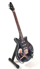 Queen - Minigitarr Tribute Brian May (25Cm)